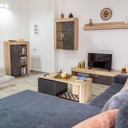 דירות קיסאמוס Artemissia New Well Sided Modish House מראה חיצוני תמונה